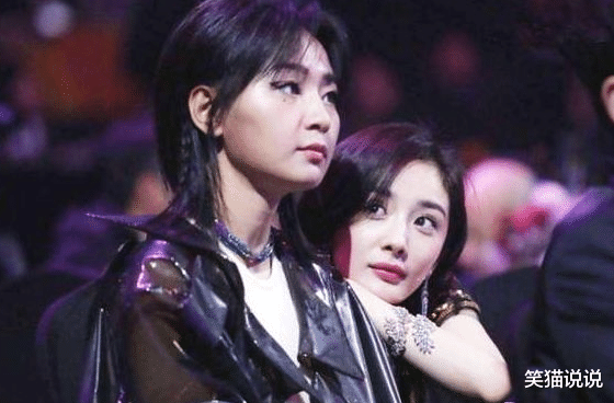 杨幂|杨幂晒照迎新年：化妆间比V好酷飒，与周笔畅搂抱好有爱，神仙友谊羡煞旁人！