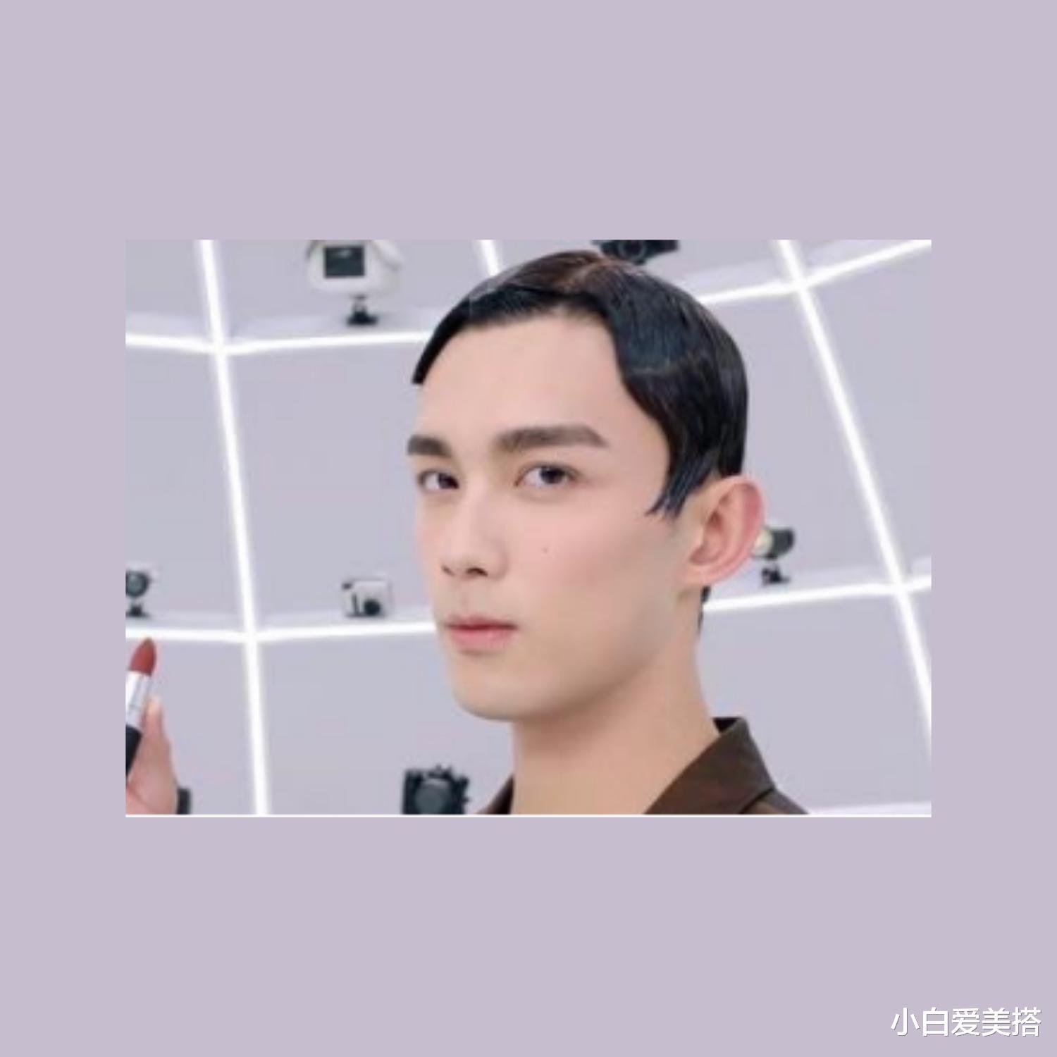 发型|吴磊这油头造型怪好笑的，西装穿得成熟帅气，就发型让人欣赏不来