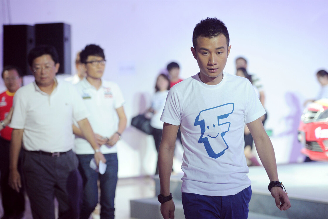 马伊琍|文章女儿获全国舞蹈赛冠军，对家庭发出无奈感叹，马伊琍心疼流泪