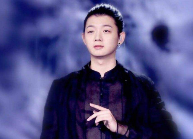 悦姐ya|《哥哥》场外应援，袁咏仪、蔡少芬疯狂打call，霍尊被爆锤