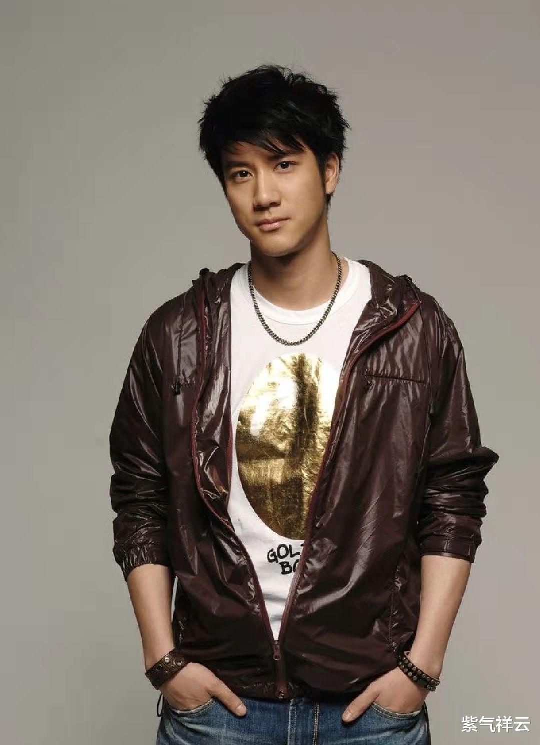 人物设定|知名华语歌手，被前妻控诉：出轨、家庭冷暴力、召妓等，人设崩塌霸屏各媒体平台