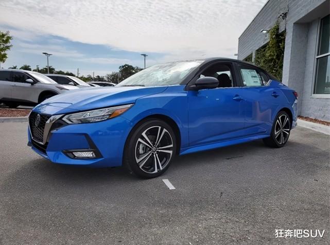 日产轩逸|2022款轩逸海外曝光，双拼色配鸭舌尾翼，运动感十足