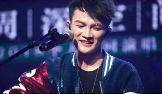 苍井优|?周深：感觉本人还行，没什么特别的感觉，但是粉丝真的很“茶”