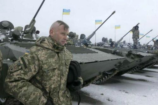 真要動手？烏克蘭10萬大軍壓境，普京調集25萬大軍，美國介入-圖4