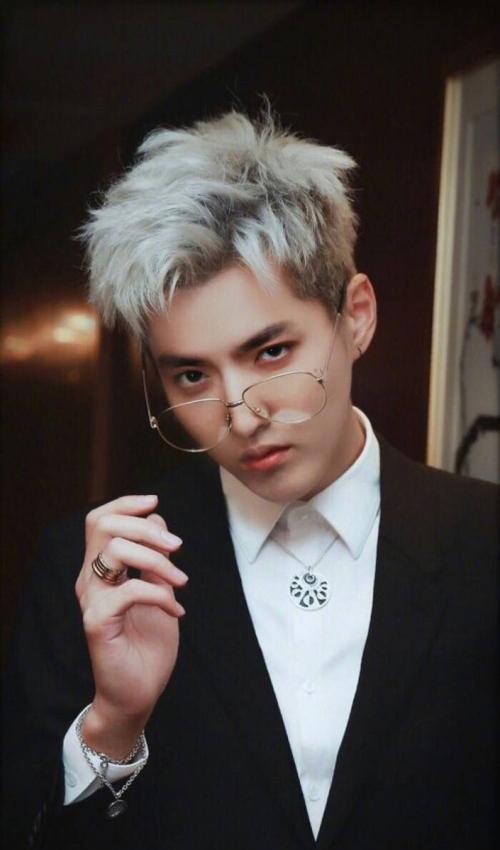 郑爽|袁姗姗捐卫生巾，孩子王造假捐1.8万，郑爽没钱捐，吴亦凡被拒捐