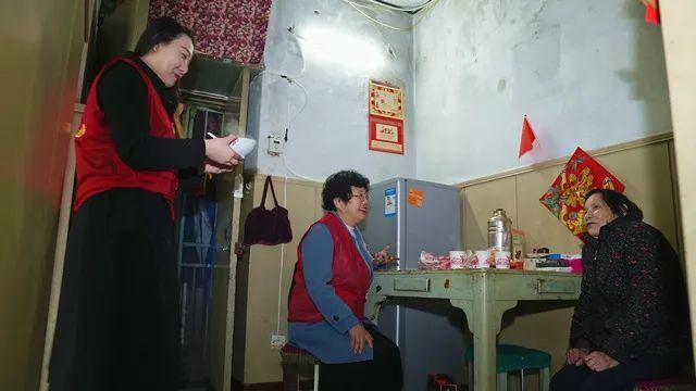 中国妇女报 东北女孩组建了一支“唠嗑队”，背后故事太暖心