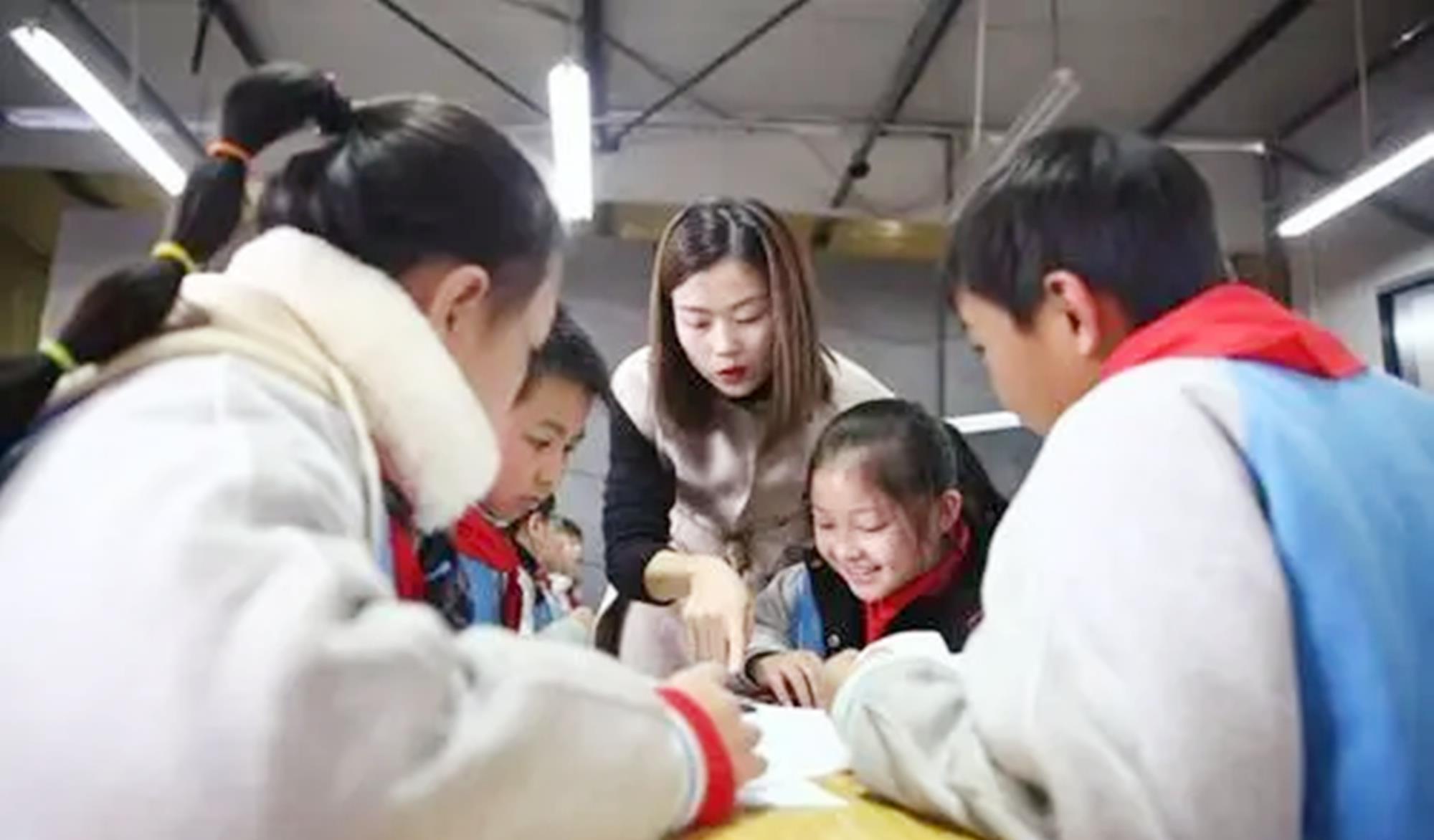 糯豆包妈妈|自补课班受到管制后,另一种补课形式“悄然兴起”,家长有苦难言