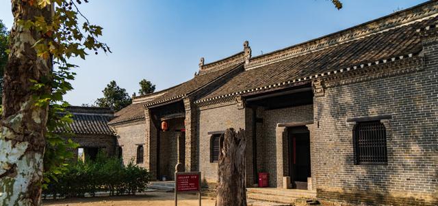 寄情万山河 安徽藏有一座地主庄园，房屋430多间，现为全国重点文物保护单位