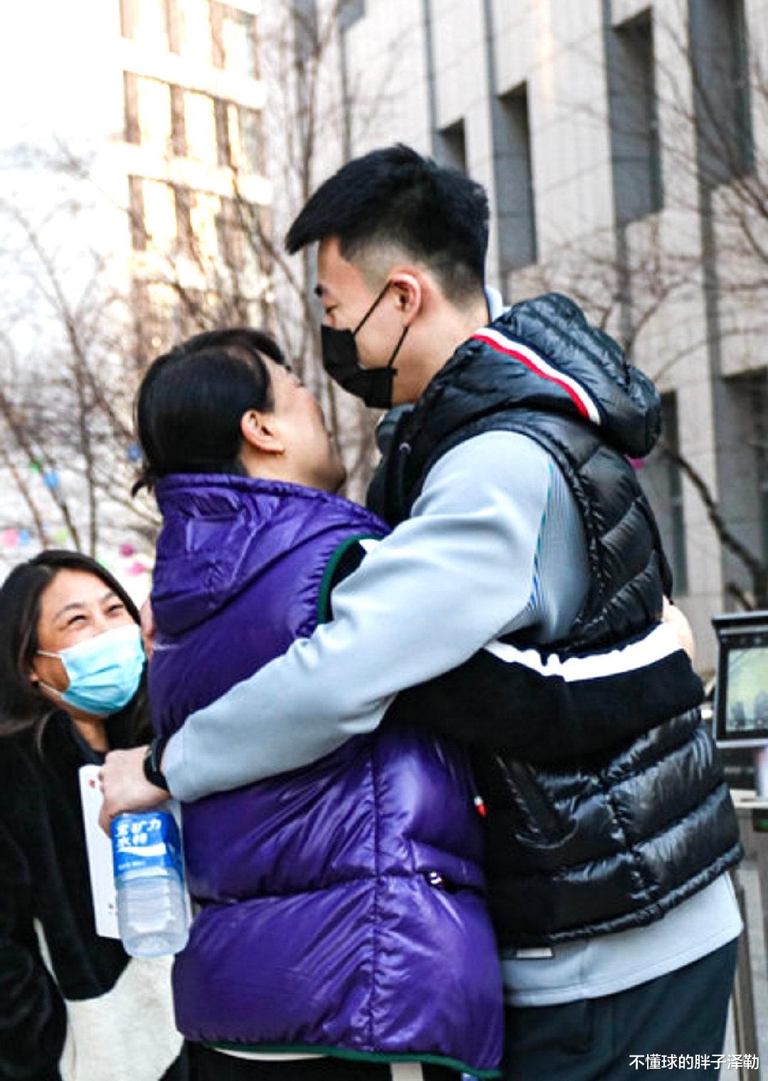 不懂球的胖子泽勒 张镇麟：游子还乡，回家的感觉真好