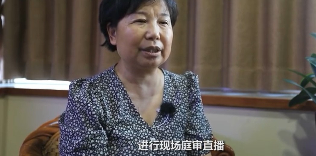 哲学筱筱|错换人生案今日开庭 ，杜新枝两千字作文该如何表演？