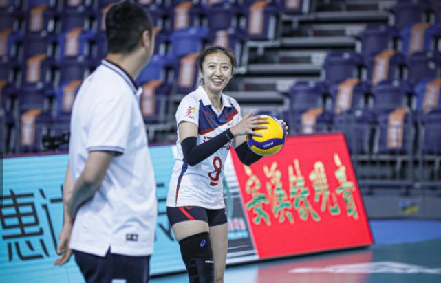 遼寧女排|3-0！遼寧女排拿下第2階段開門紅，距離6強更進一步，胡銘媛15分