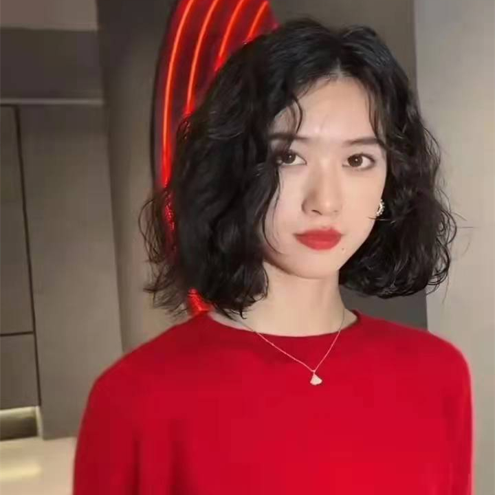 复古风 今年流行“复古风”烫发,分享十款时髦又洋气的卷发,谁烫都高级