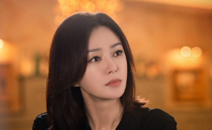 秦岚|美丽动人的秦岚，怎么成了《突围》中被吐槽最多的人？