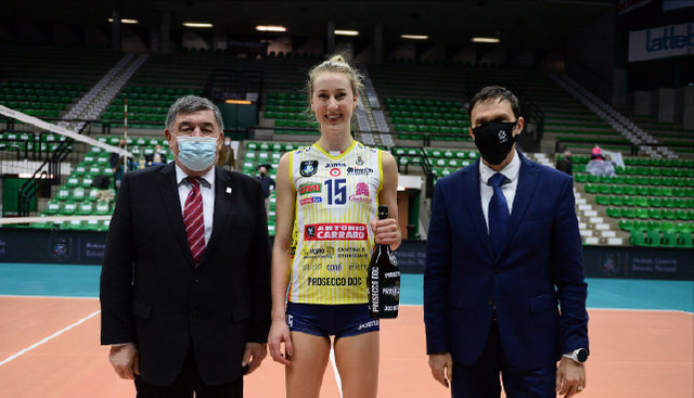 埃格努|埃格努再砍最高分，科内女排3-0赢德比战，52连胜晋级欧冠半决赛