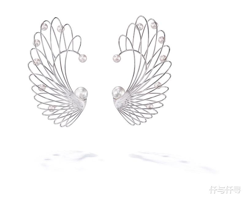 仟与仟寻 今年耳环怎么买？没有穿耳洞也能轻松驾驭耳骨夹，明星网红都在戴
