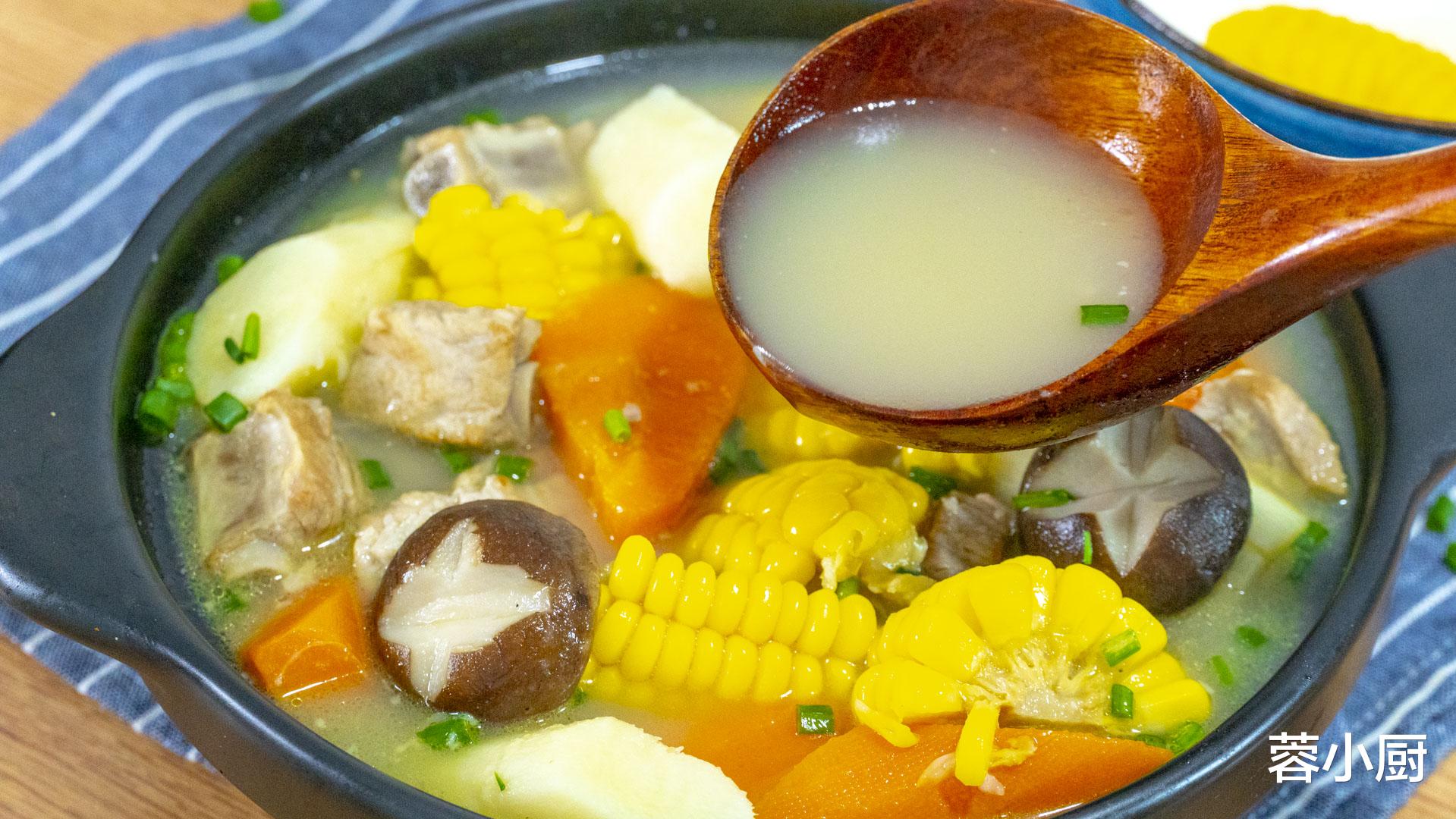 猪皮|秋冬干燥寒冷，女人要多吃6种食材，补水又驱寒，面如桃花显年轻