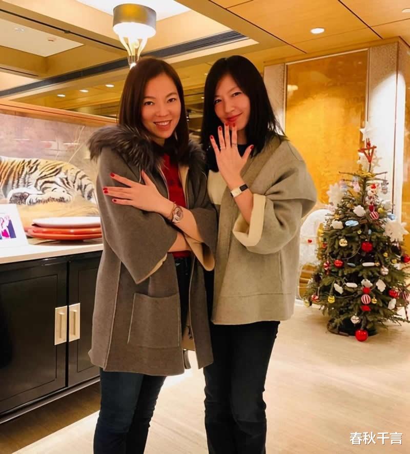 |曾馨莹：34岁嫁58岁首富，六年生三胎坐稳百亿豪门女主人，凭什么