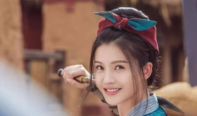 赵薇|赵薇亲手将她捧红，却因痴迷“换脸”，变得大家都不敢认？