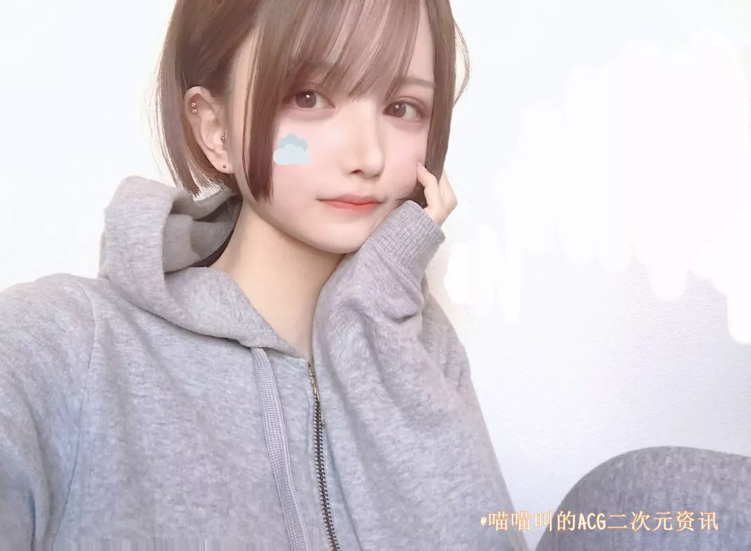 美妆博主|日本美妆博主晒出美少女母亲侧颜照引发热议，几十岁的年纪还有少女般的容颜！