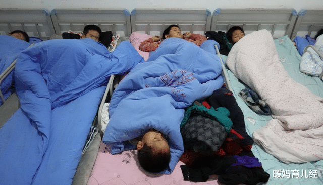 暖妈育儿经|男生宿舍和女生宿舍有区别?一个和谐一个宫斗,差距不是一点点