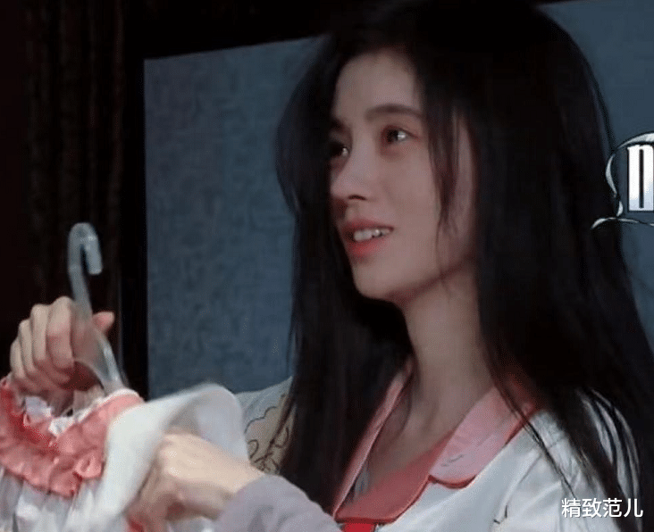 关晓彤|同样是“起床照”，看关晓彤和鞠婧祎，谁是素颜女神“一目了然”