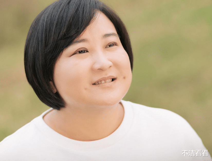 哪吒|《李焕英》升内地影史第二,《哪吒》贺图可爱,贾玲回应更绝