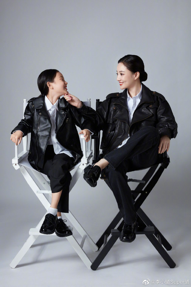 贾乃亮|贾乃亮周末陪女儿被偶遇，甜馨和闺蜜同行与爸爸分开走，父女超低调