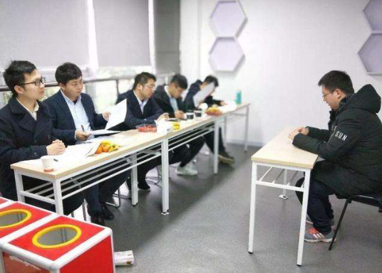 考研|考研党穿“西装”参加面试，却被导师淘汰，今年的考生要吸取经验