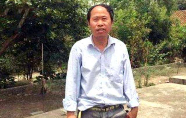 |54岁北大博士啃老18年,后来沦为低保户,家人:他的架子太高