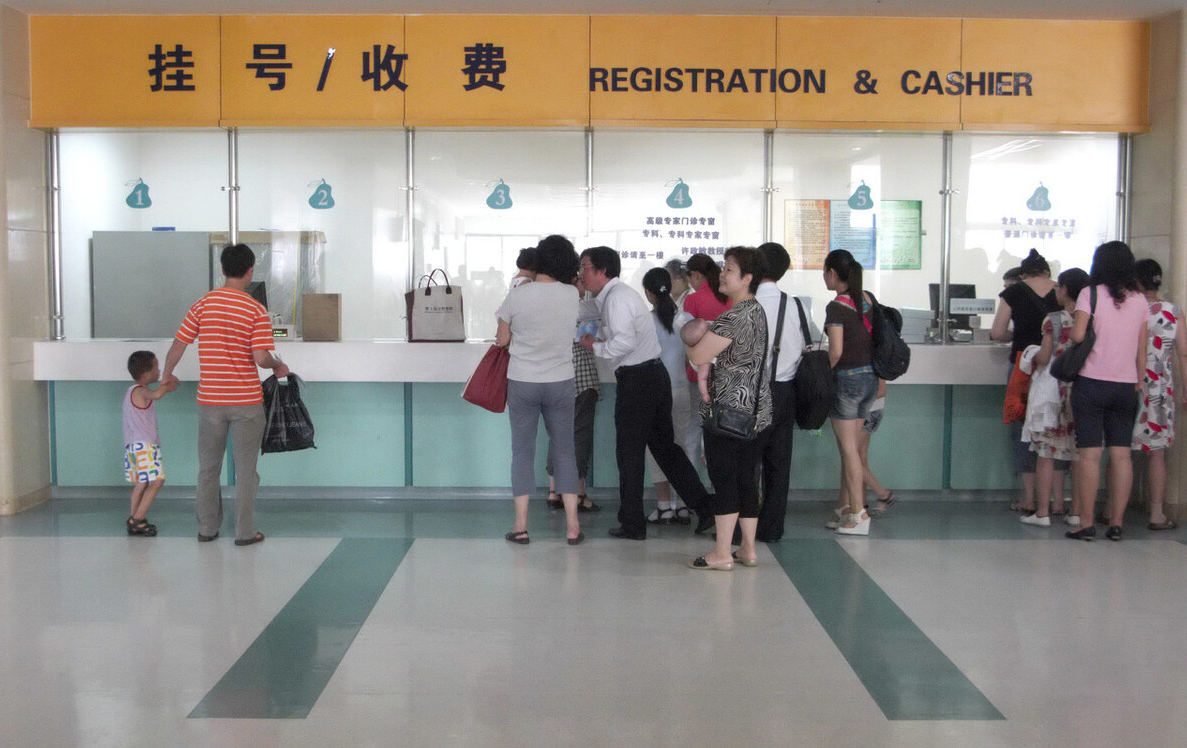 心电图刘医生|45岁大哥喝酒25年，肝脏依然健康红润，或是因为2件事做得好