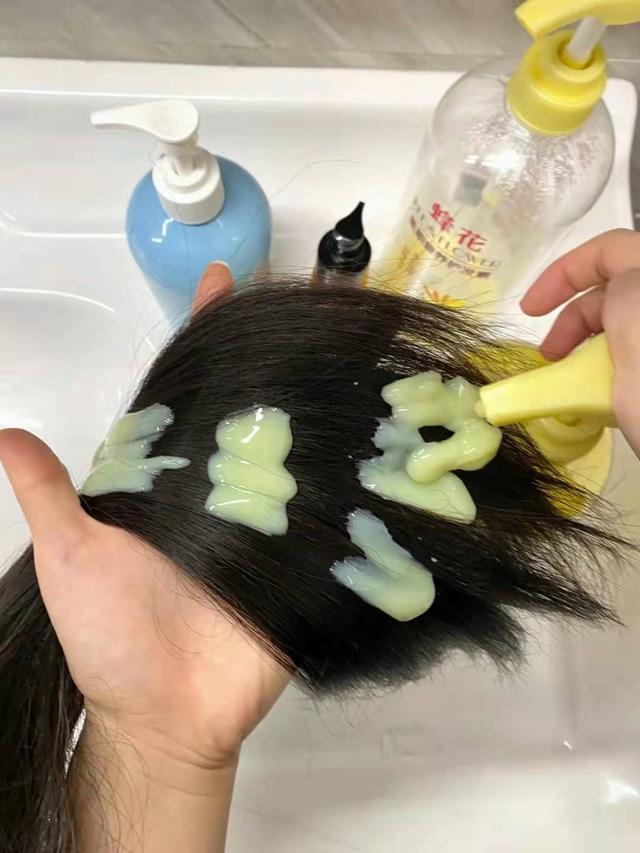 腰果 最近流行的倒叙洗头法：先用护发素，再用洗发水，效果到底如何？