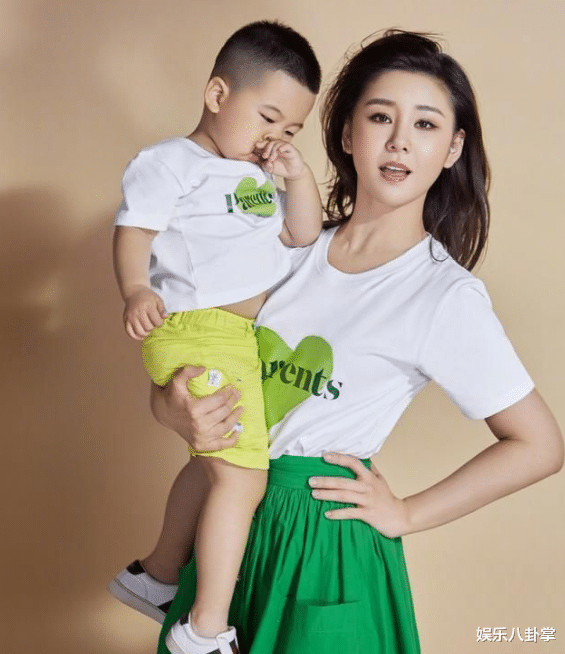 李小萌|出道20年不接吻戏，初吻留给老公，36岁还是一副18岁少女模样