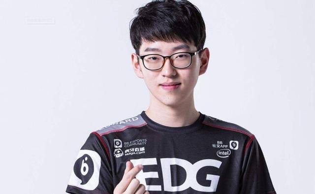 scout|Scout16场比赛掏出11个英雄 对决许秀是否还有新花样