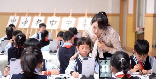 教师|师范生注意：中小学生教师招聘标准提高，成为老师的难度或将增大