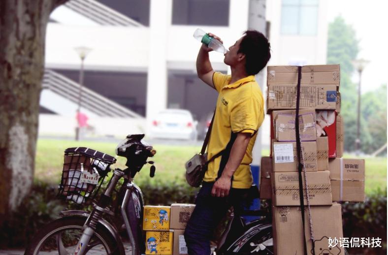 快递|用工荒强势加码，为何年轻人更偏向送快递，工厂高管说出原因