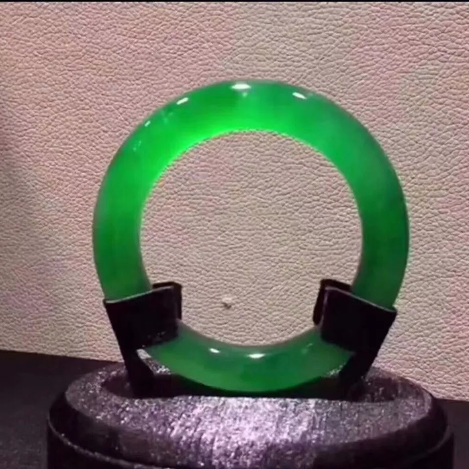 冰种翡翠|玻璃种翡翠和冰种翡翠您会选哪个