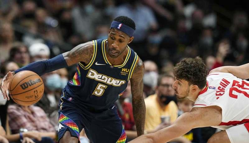 小智时尚 七连败！火箭队泰特绝杀上篮被约基奇封盖，掘金95比94险胜火箭队