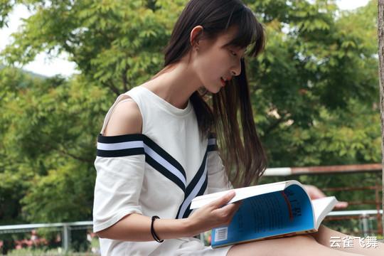 云雀飞舞 大学生千军万马过独木桥，去读研读博，对女生是最好的选择吗？
