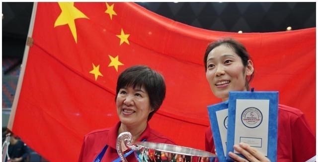 文竹妈妈怎么说|奥运开幕式旗手大PK，美女朱婷VS汤加肌肉男，谁更有亮点？