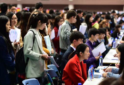 应届生|往届生为什么不受企业喜欢，同是没经验，应届生赢在哪？