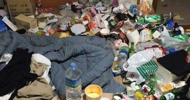 韓國舉辦「最臟亂房間大賽」，女生傢中垃圾成山，網友：這是人住的地方嗎？-圖2