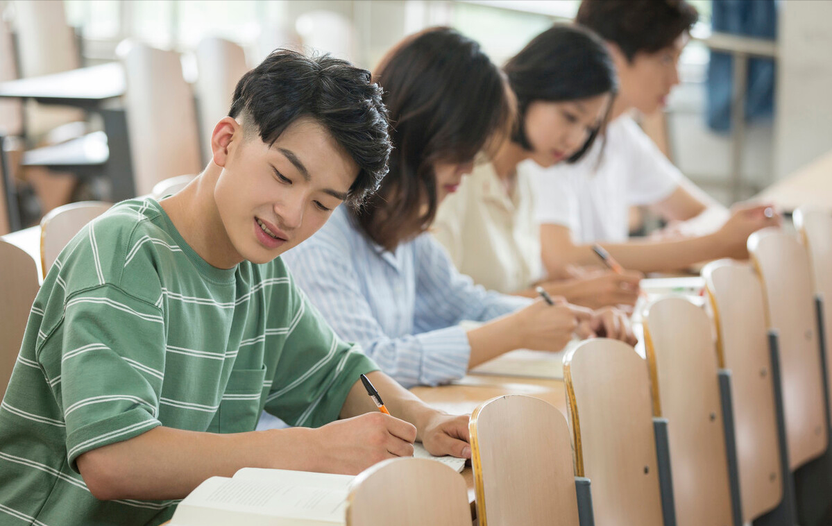 招聘|又一“铁饭碗”开始招聘，共计招聘6000余人，应届生优势明显