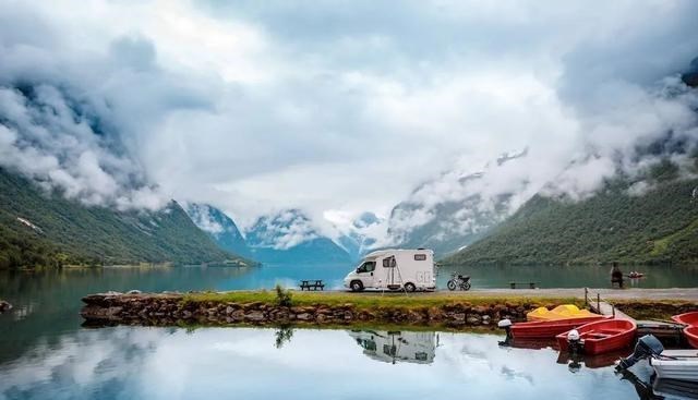涠洲岛 5月旅行去哪里？这6处经典目的地，月薪三千也能实现“旅行自由”