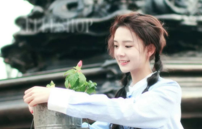 小姐姐|出道即巅峰，7年有颜有演技的她却一直不温不火，网友：差点资源