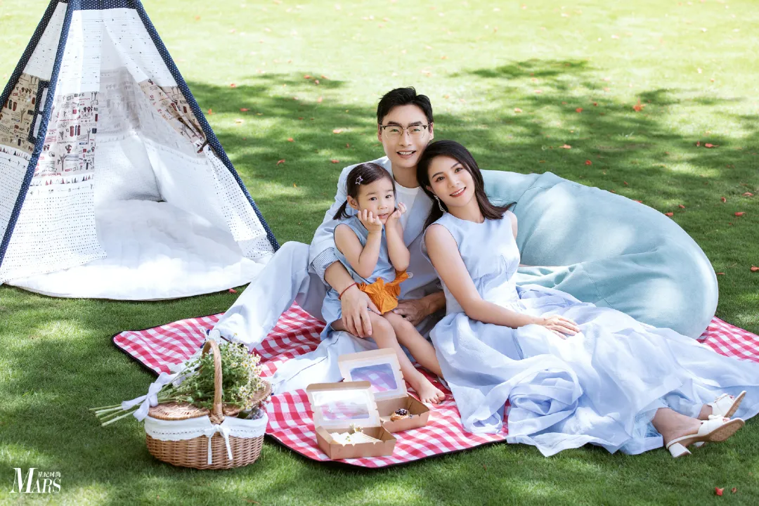 InsDaily|“奥运CP”当众求婚：一边拿金牌，一边撒狗粮…..