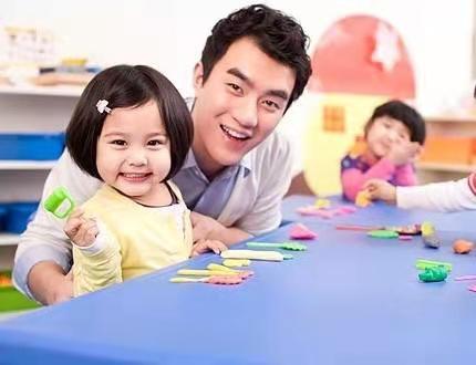 芝说育儿|不同年龄段的孩子应该怎么保持亲密关系