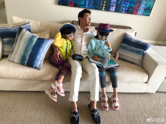 贝儿|陆毅大女儿弹吉他，妹妹故意捣乱贝儿翻白眼，姐姐换牙后撞脸爸爸