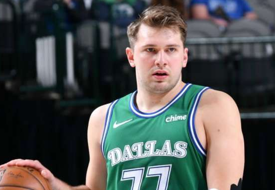 独行侠|打疯了！独行侠6分钟轰29-7，东契奇半场狂轰21分，青年军大崩盘