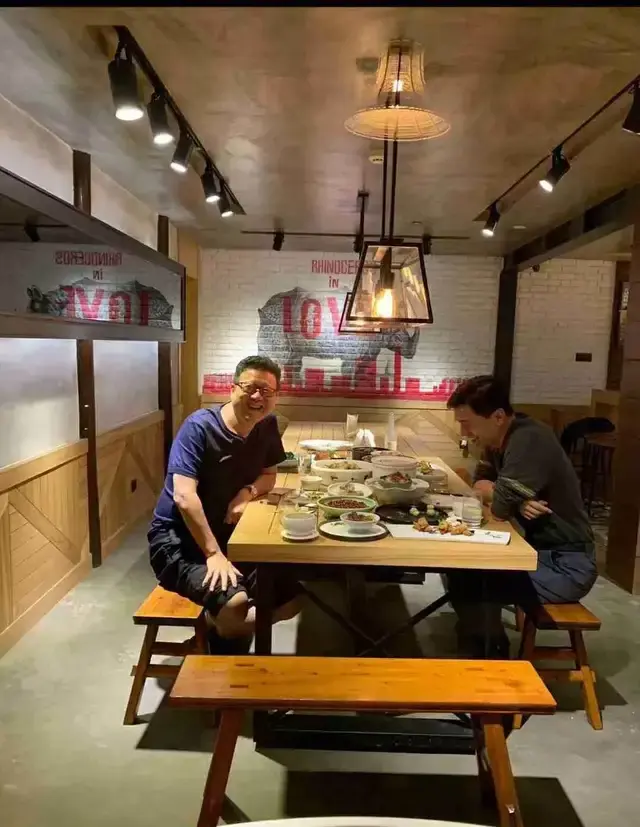 乌镇|马云离开，东哥隐退，黄峥、张一鸣也辞任：菜凉了，乌镇饭局静悄悄…