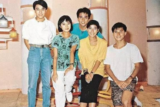 周星驰|“9527”到底是什么梗？周星驰电影里多次使用，只有懂粤语才明白